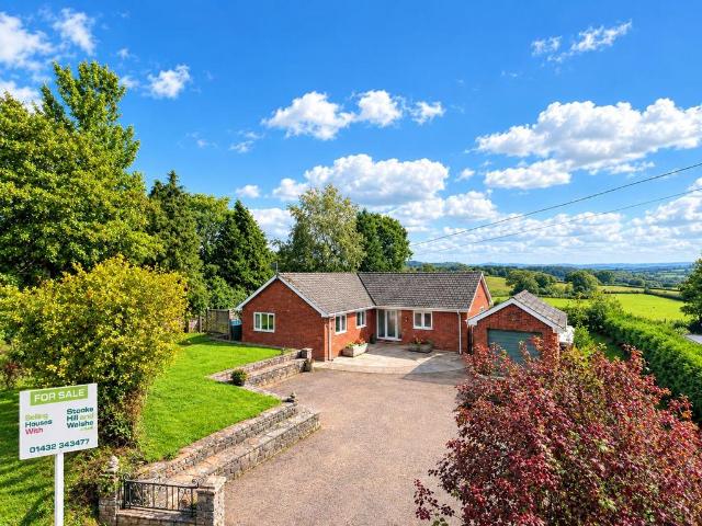 4 bedroom detached bungalow for sale