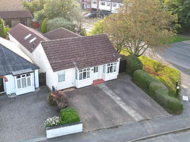 4 bedroom detached bungalow for sale
