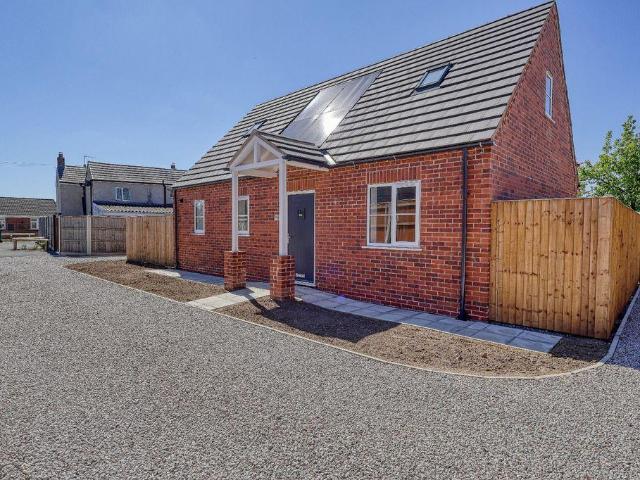 4 bedroom detached bungalow for sale
