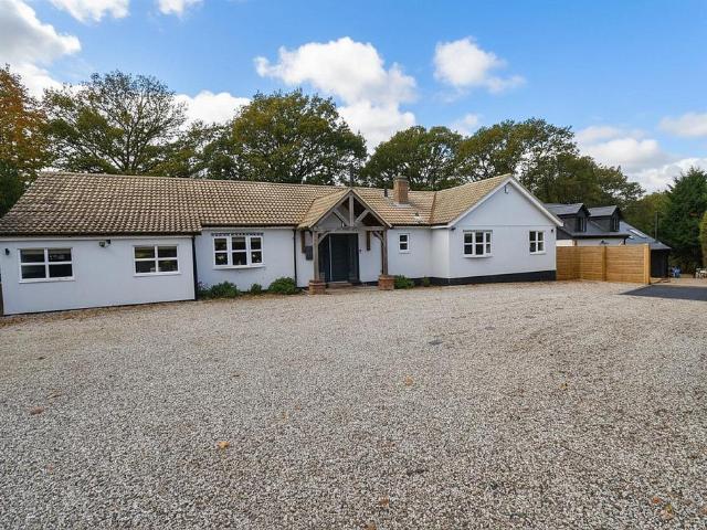 4 bedroom detached bungalow for sale
