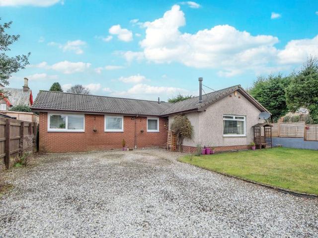 4 bedroom detached bungalow for sale