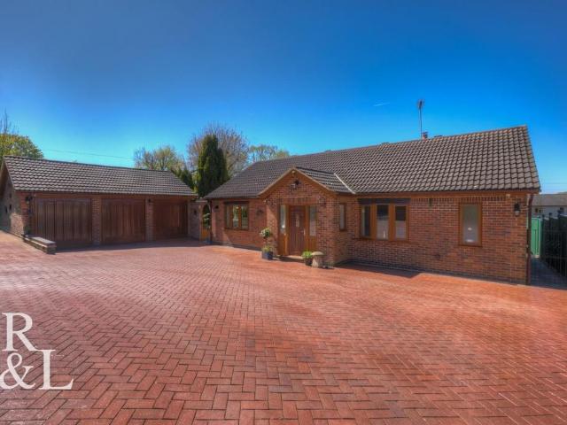 4 bedroom detached bungalow for sale