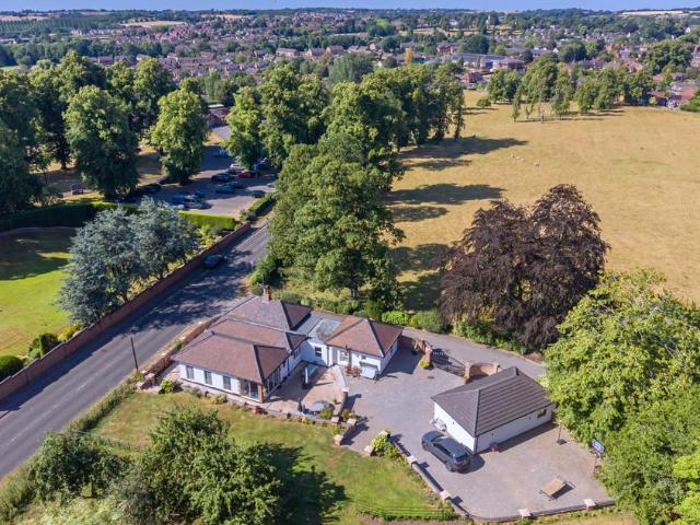 4 bedroom detached bungalow for sale