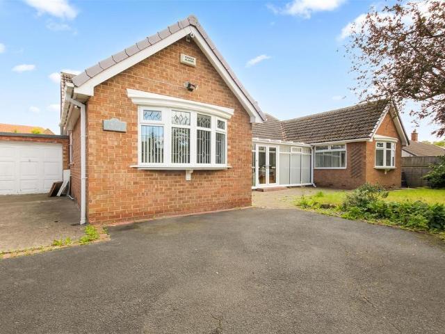 4 bedroom detached bungalow for sale