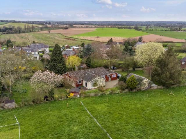 4 bedroom detached bungalow for sale