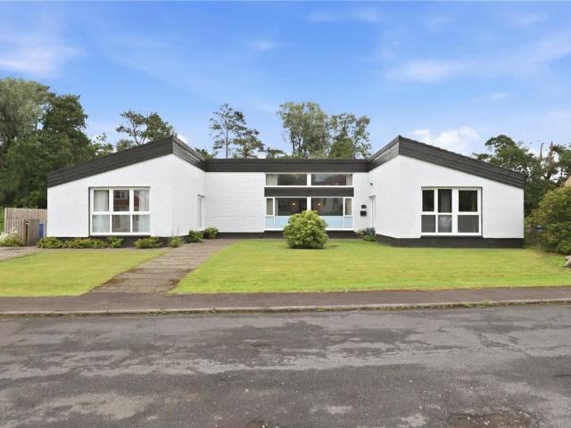 4 bedroom detached bungalow for sale