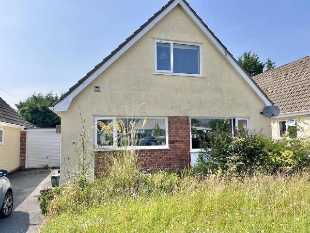 4 bedroom detached bungalow for sale