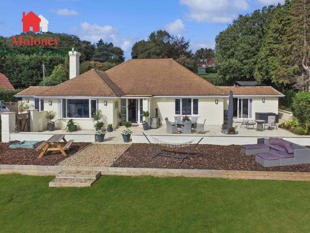 4 bedroom detached bungalow for sale