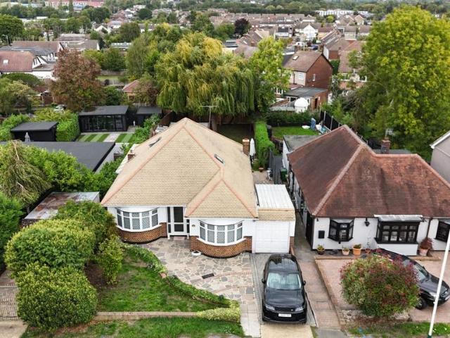4 bedroom detached bungalow for sale