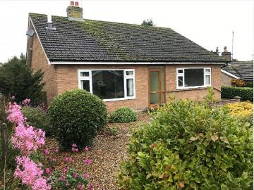 4 bedroom detached bungalow for sale