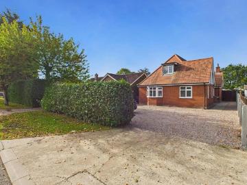 4 bedroom detached bungalow for sale