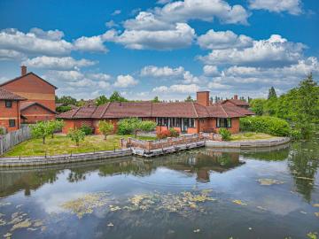 4 bedroom detached bungalow for sale