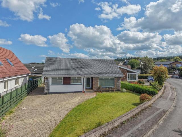 4 bedroom detached bungalow for sale