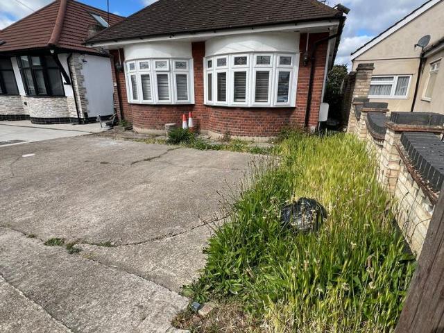 4 bedroom detached bungalow for sale