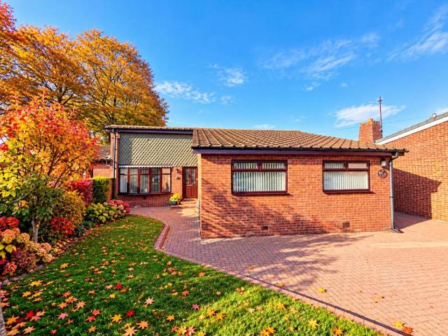 4 bedroom detached bungalow for sale