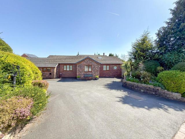 4 bedroom detached bungalow for sale