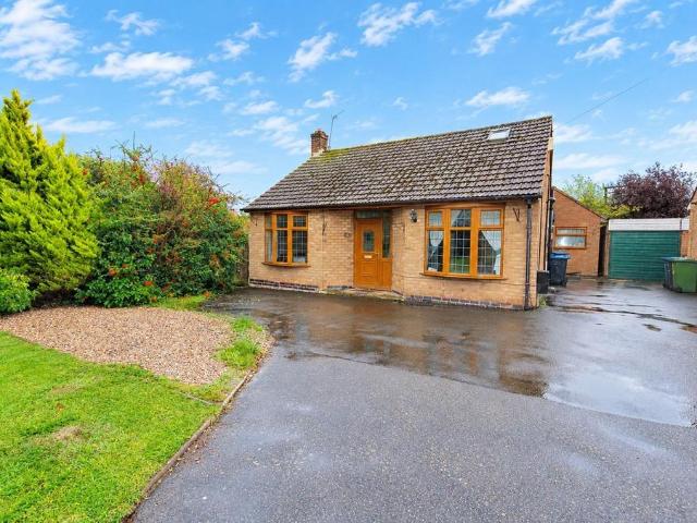 4 bedroom detached bungalow for sale