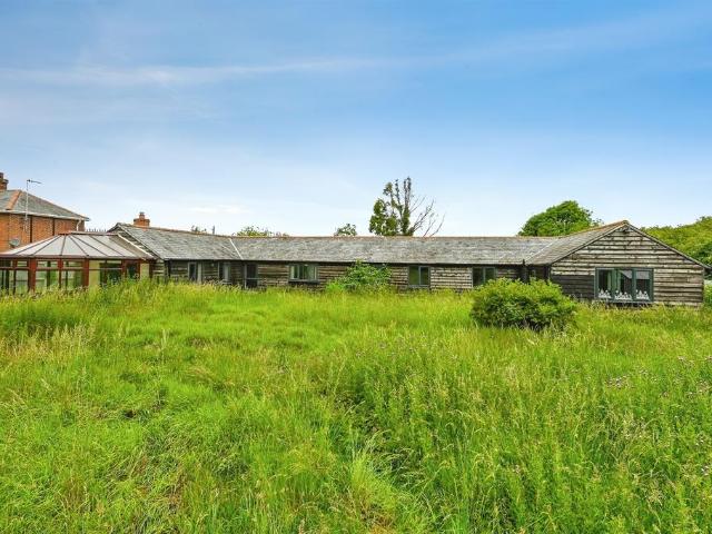 4 bedroom detached bungalow for sale