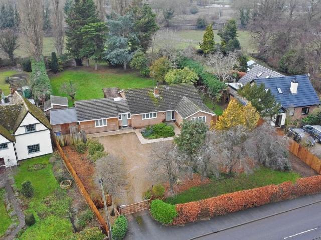 4 bedroom detached bungalow for sale
