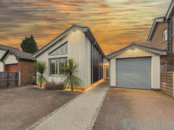 4 bedroom detached bungalow for sale