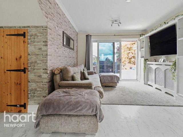 4 bedroom detached bungalow for sale