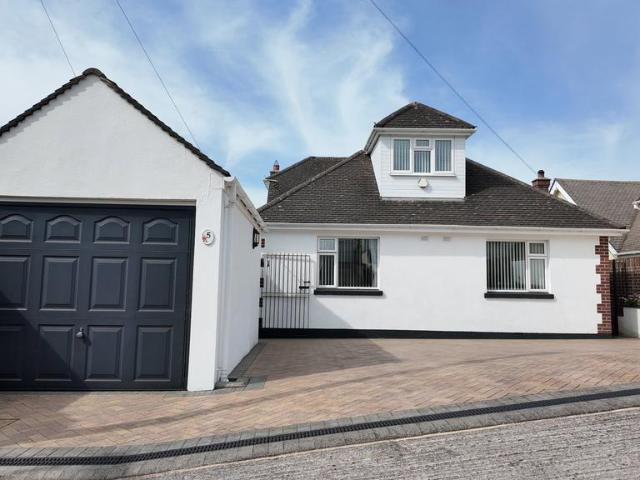 4 bedroom detached bungalow for sale