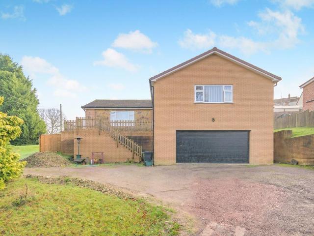4 bedroom detached bungalow for sale