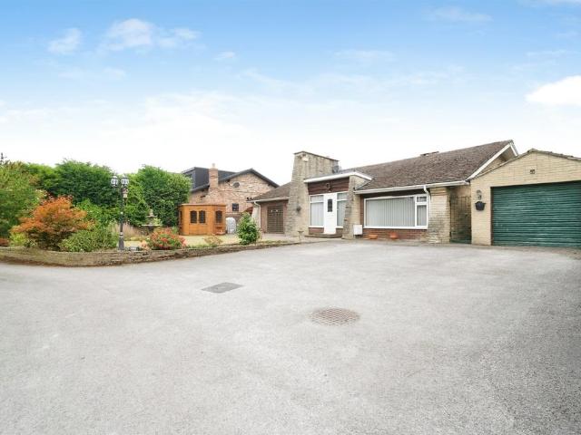 4 bedroom detached bungalow for sale