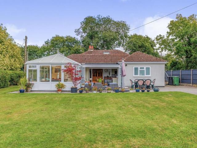 4 bedroom detached bungalow for sale