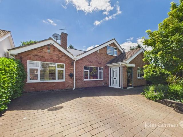 5 bedroom detached bungalow for sale