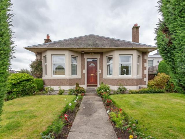 4 bedroom detached bungalow for sale