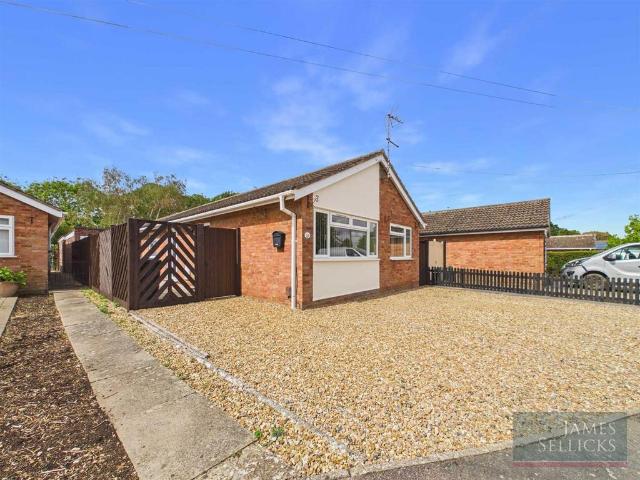 4 bedroom detached bungalow for sale