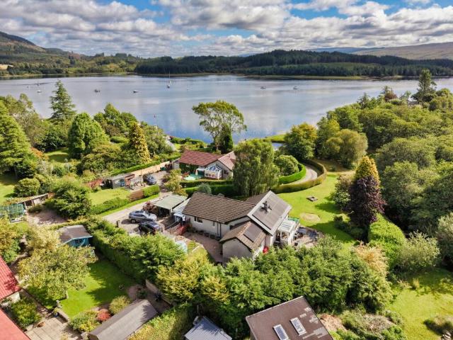 4 bedroom detached bungalow for sale