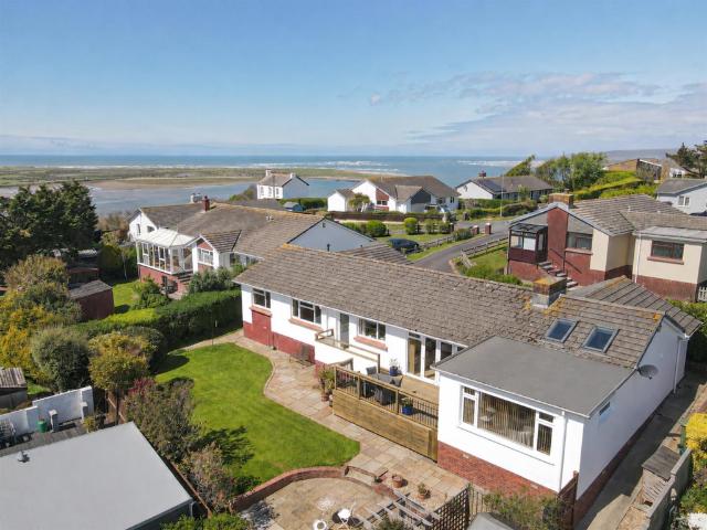 4 bedroom detached bungalow for sale