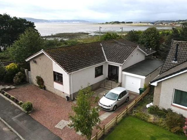 4 bedroom detached bungalow for sale