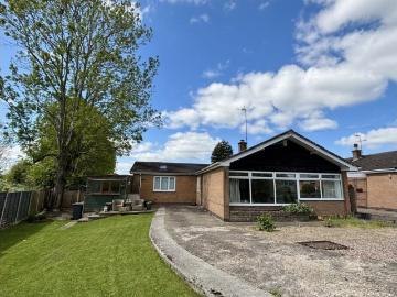4 bedroom detached bungalow for sale