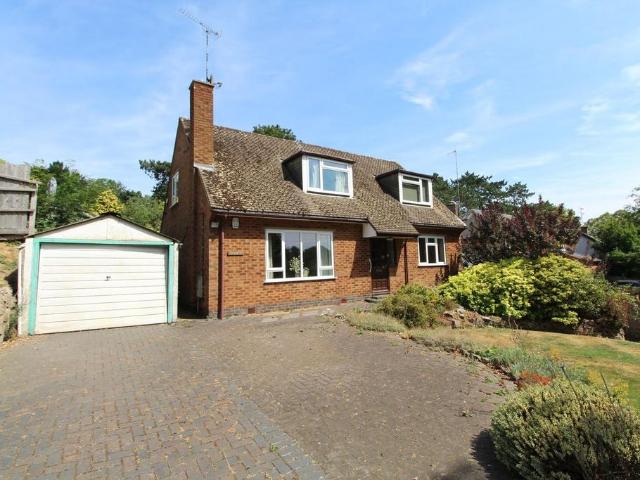 4 bedroom detached bungalow for sale