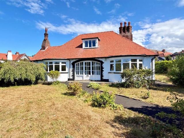 4 bedroom detached bungalow for sale