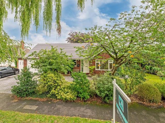 4 bedroom detached bungalow for sale