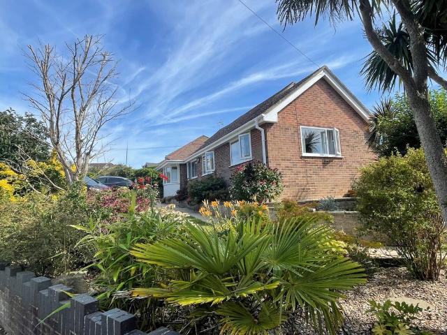 4 bedroom detached bungalow for sale