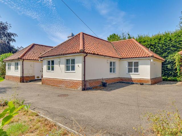 4 bedroom detached bungalow for sale