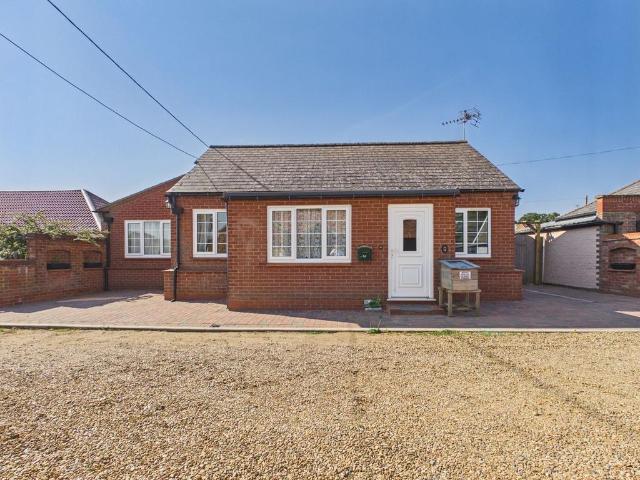 4 bedroom detached bungalow for sale