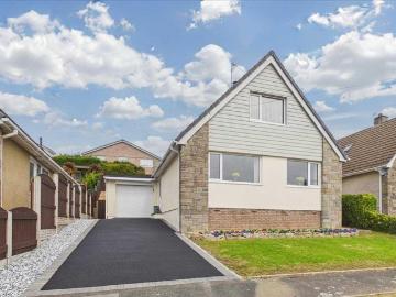 4 bedroom detached bungalow for sale