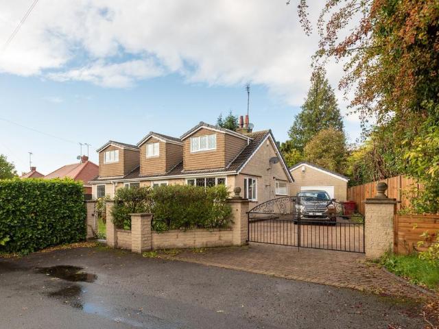4 bedroom detached bungalow for sale
