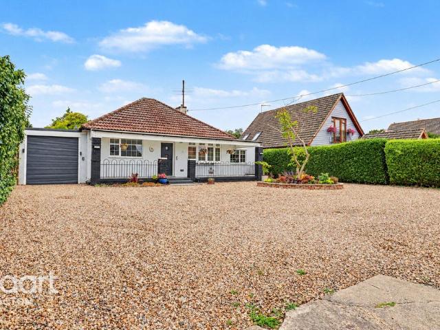 4 bedroom detached bungalow for sale