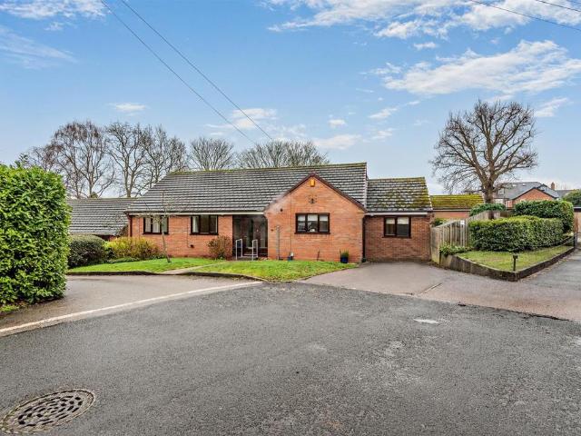4 bedroom detached bungalow for sale