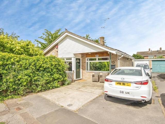 4 bedroom detached bungalow for sale