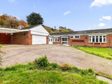 4 bedroom detached bungalow for sale