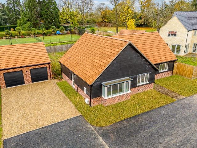 4 bedroom detached bungalow for sale