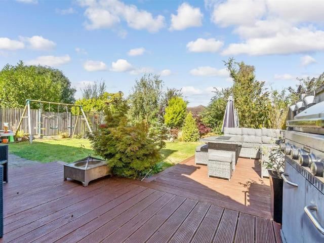 4 bedroom detached bungalow for sale